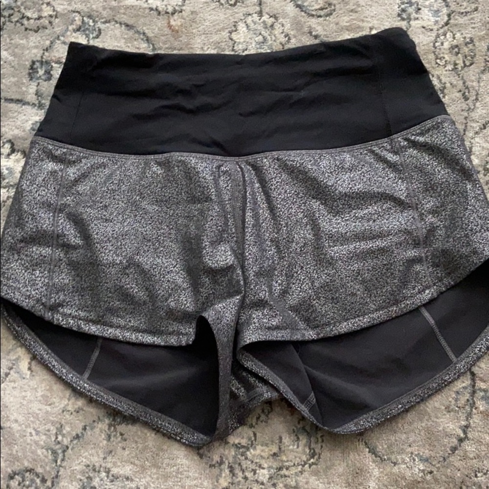 Lululemon high rise speed up shorts 2.5’